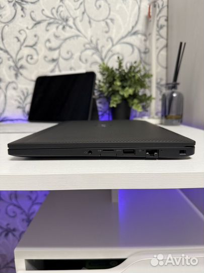 Dell Latitude 7390 (Core i5, 8/256гб M2,FHD Touch)