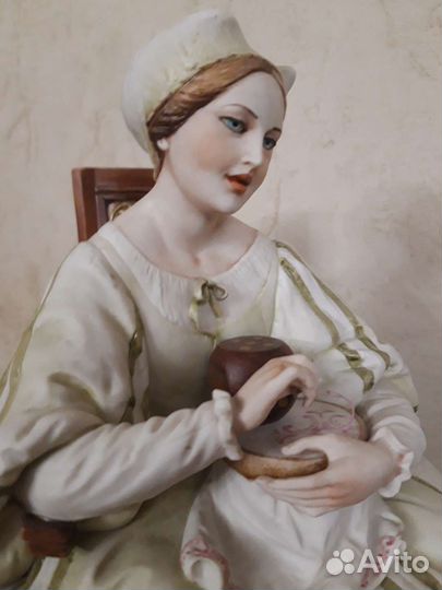 Фарфоровые статуэтки Florence