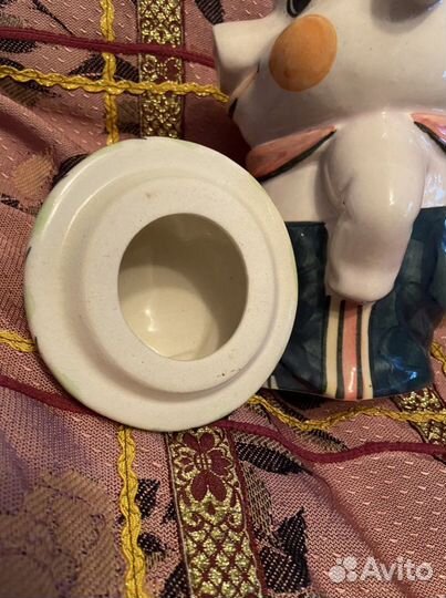 Фарфоровая статуэтка