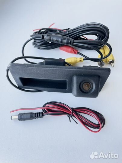 Камера заднего вида Volkswagen с кнопкой багажника