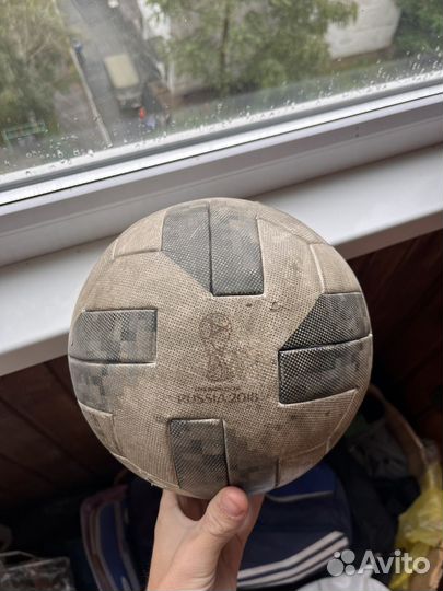 Футбольный мяч adidas telstar fifa 2018