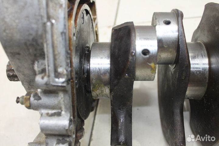 Коленвал Audi 100 C4 1991-1994