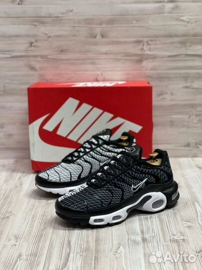 Кроссовки Nike Air Max Tn Plus