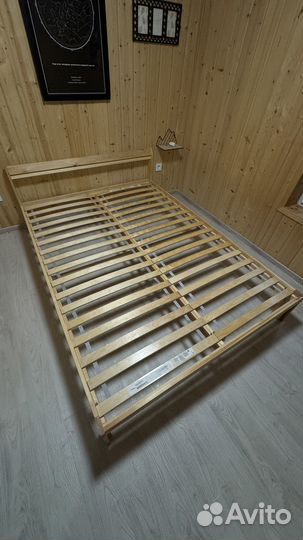 Кровать IKEA двухспальная с матрасом 140х200