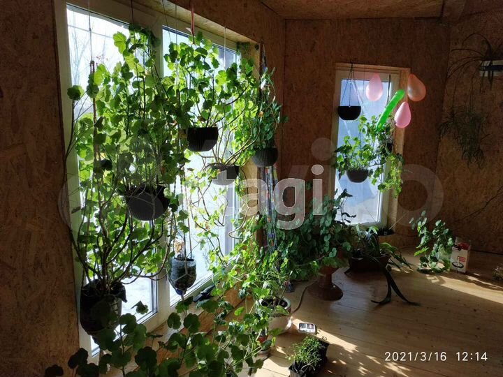 Дом 180 м² на участке 5 сот.