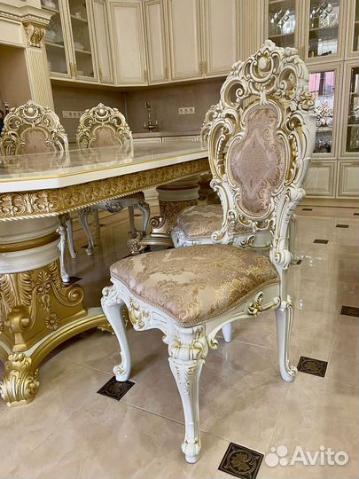 Столы и стулья