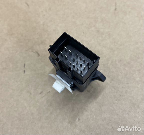 Блок управления обогревов сидений Шкода Рапид 1