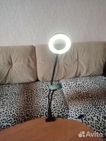 Кольцевая лампа на прищепке с держателем д/телефон