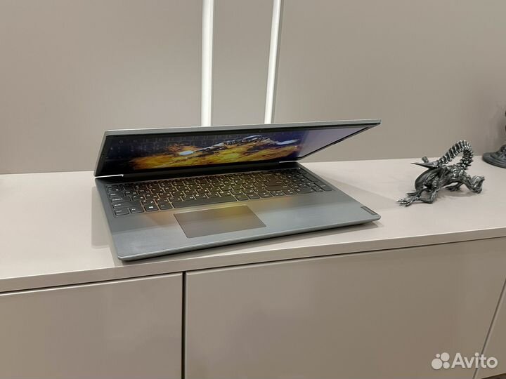 Lenovo intel 6305/8gb/ssd+500/UHD/ips Full Hd