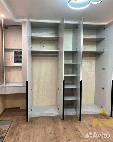 Белый шкаф