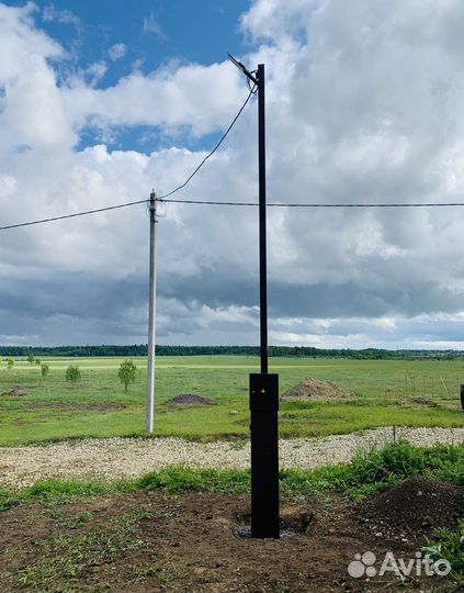 Установка электрического столба. Цветные колонны