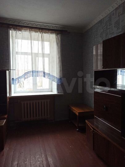 Комната 18 м² в 8-к., 2/4 эт.