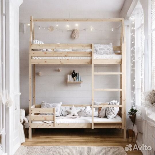 Двухъярусная кровать из массива дерева