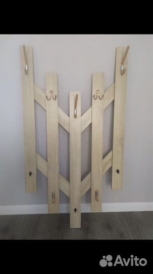 Вешалка настенная