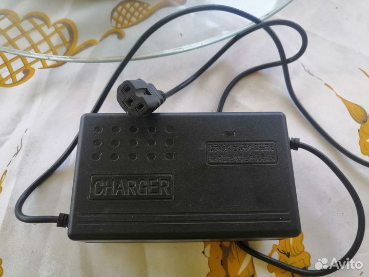 Зарядное устройство для тяговых акб. 48V 12AH