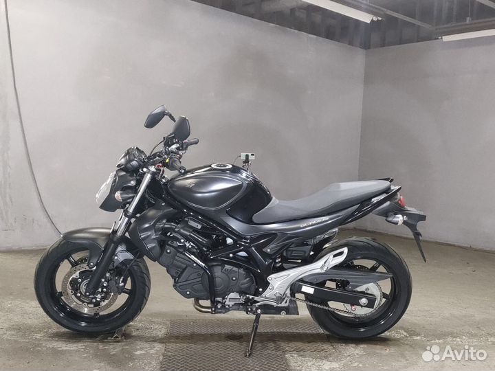 Suzuki SFV 400 Gladius