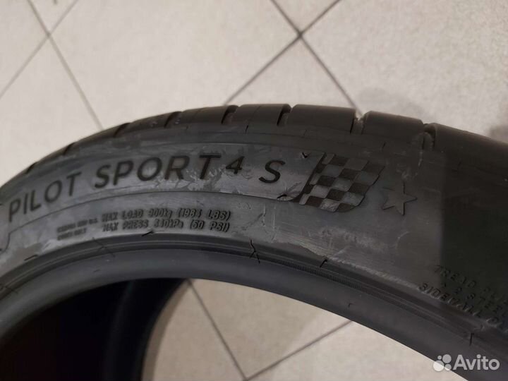 Michelin Pilot Sport 4 S 285/35 R20 104Y