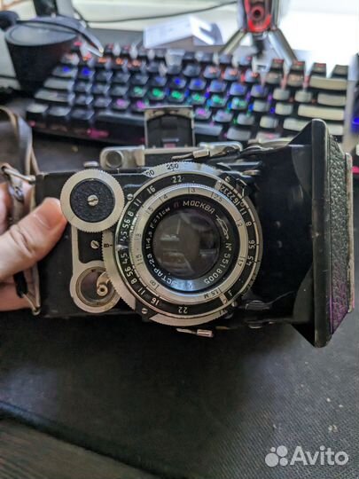 Пленочный фотоаппарат Москва 5 с чехлом