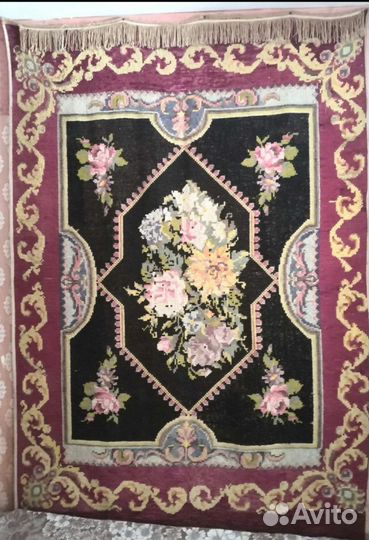 Старинный свадебный ковёр