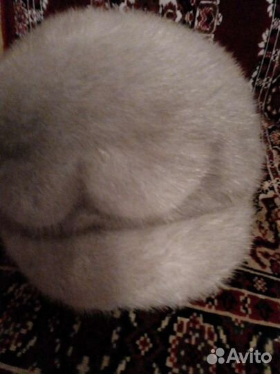 Шапка норковая с козырьком и шапка из песца