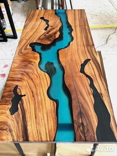 Столы, фасады кухонные, двери под заказ