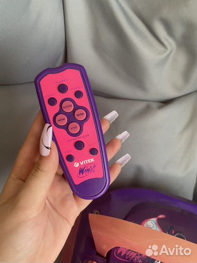 Магнитофон Vitek с винкс