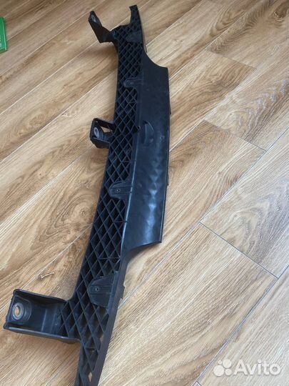 Кронштейн бампера Touareg NF