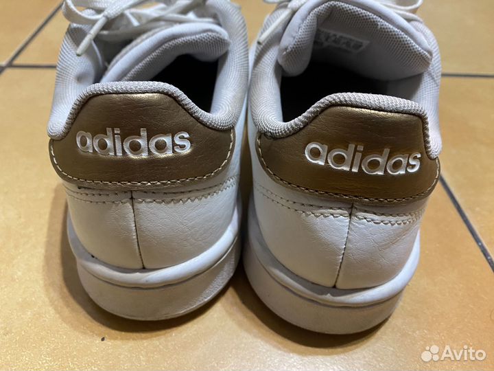Кроссовки adidas