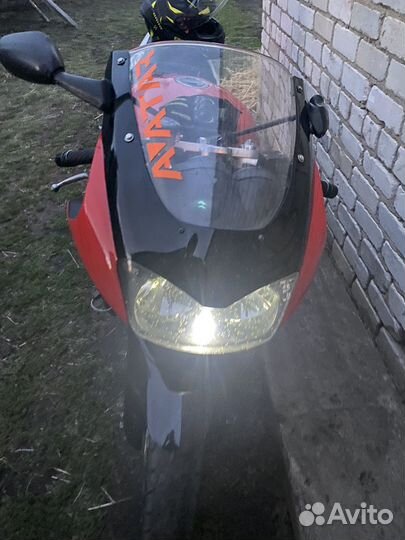 Yamaha yzf1000r tunderace