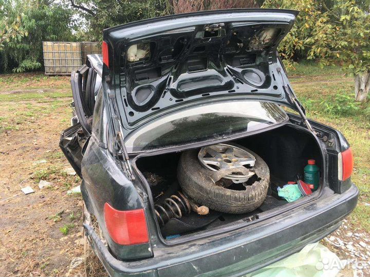 Audi 80 2.3 МТ, 1992, битый, 240 000 км