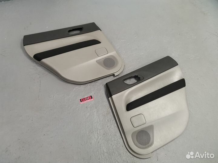 Обшивки задних дверей Subaru Forester SG SG5 SG9