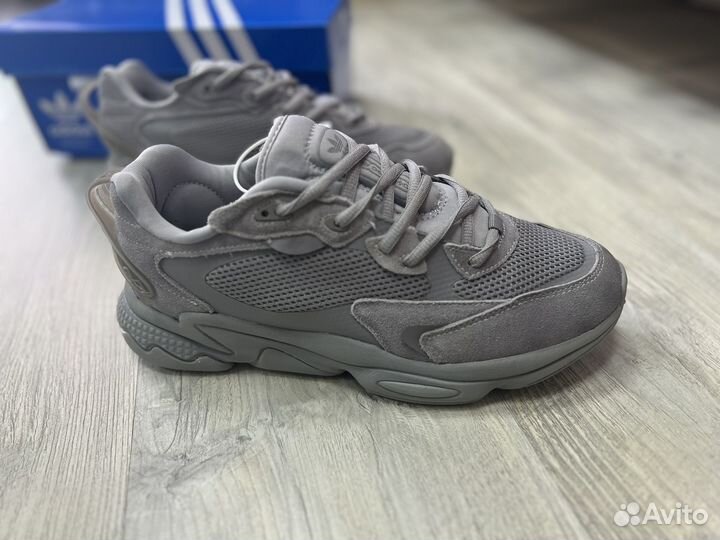 Кроссовки adidas ozweego