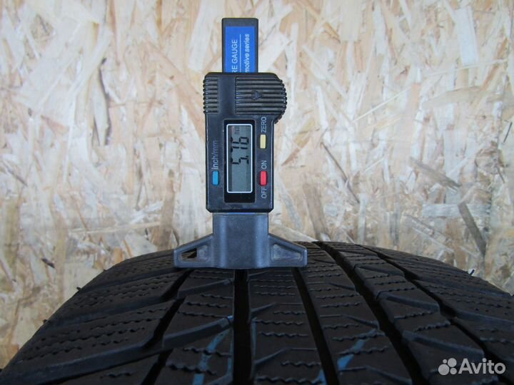 Bridgestone Blizzak LM-001 235/45 R18