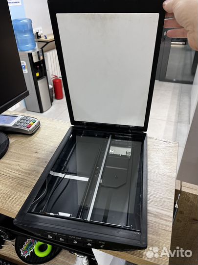 Планшетный сканер Canon Lide220