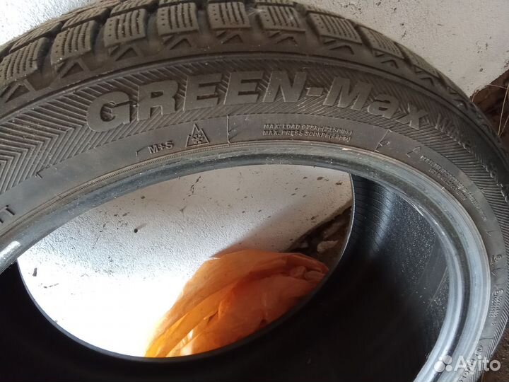 Gripmax Status Pro Winter 295/40 R21