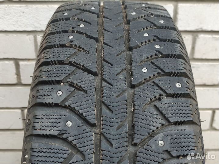 Bridgestone Ice Cruiser 7000S 185/60 R15 84T