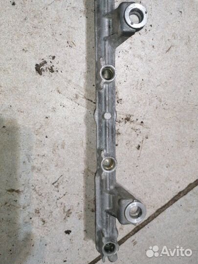 Топливная рейка Toyota Mark 2 GX100 1GFE