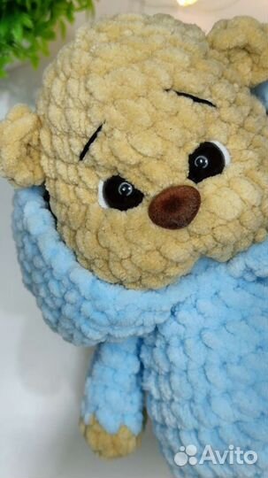 Вязаный мишка (плюшевая игрушка ручной работы)
