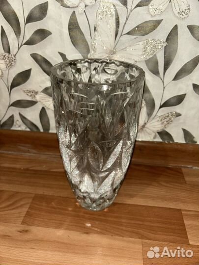 Хрустальная ваза