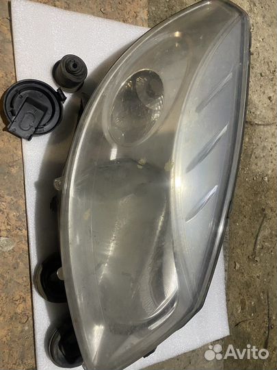 Правая фара рено Sandero