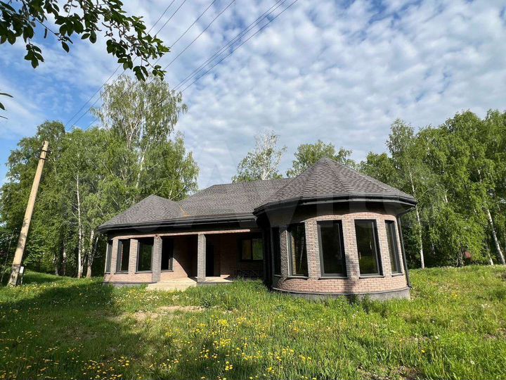 Коттедж 270 м² на участке 20 сот.