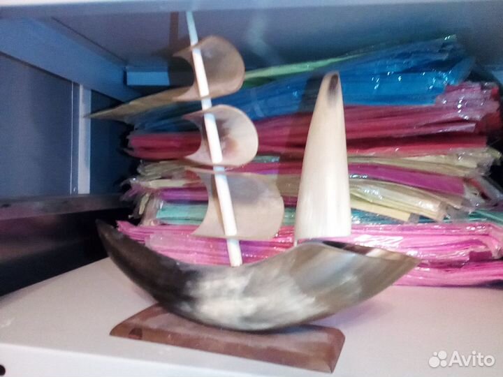 Парусник из рога, резьба