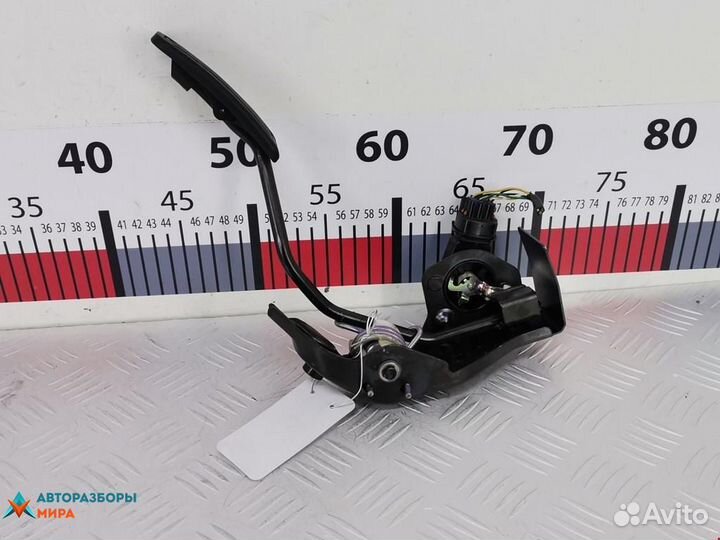 Педаль Toyota Avensis 2 (T250) 2005 7801013011