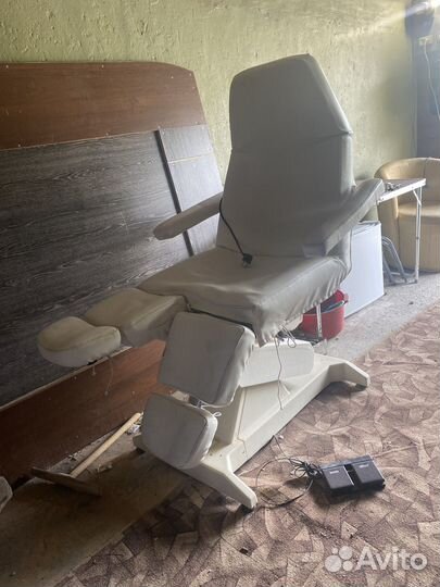 Педикюрное кресло с электроприводом