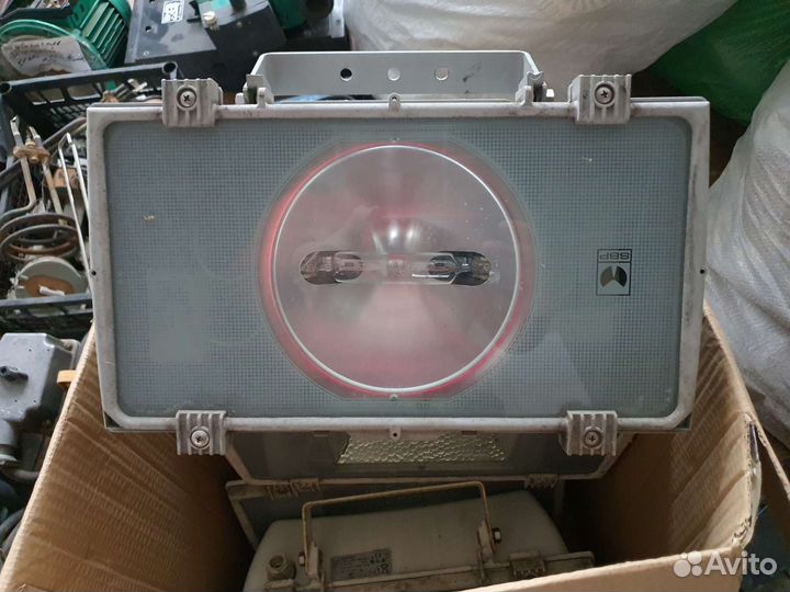 Прожектор уличный на здание, дом