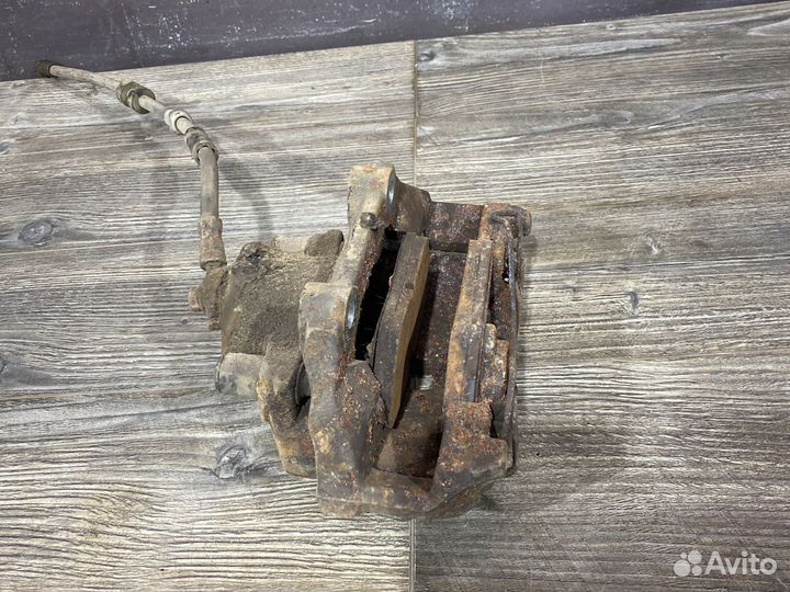 Суппорт правый Skoda Rapid Volkswagen Polo