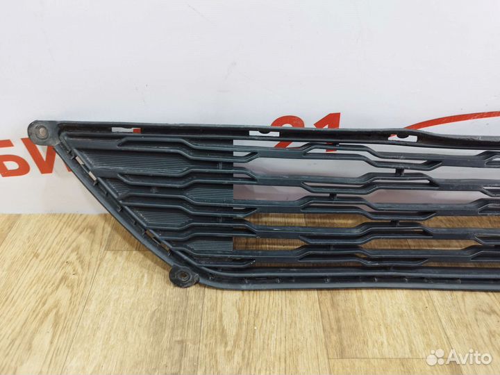 Решетка переднего бампера нижняя Kia Ceed 1 ED