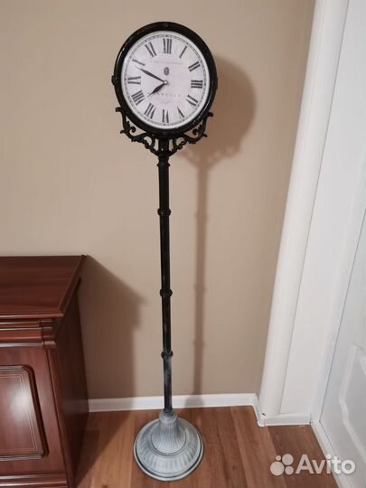 Часы большие вертикальные, напольные
