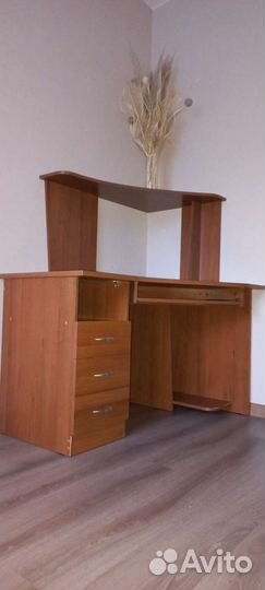 Компьютерный стол