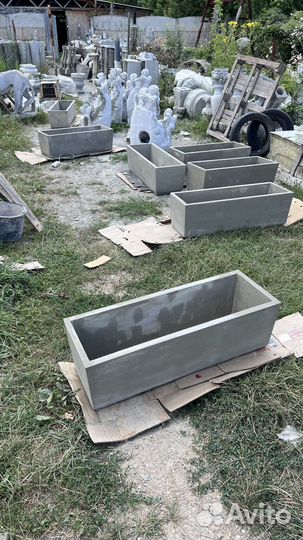 Горшок / клумба / вазон / кадка / кашпо для цветов